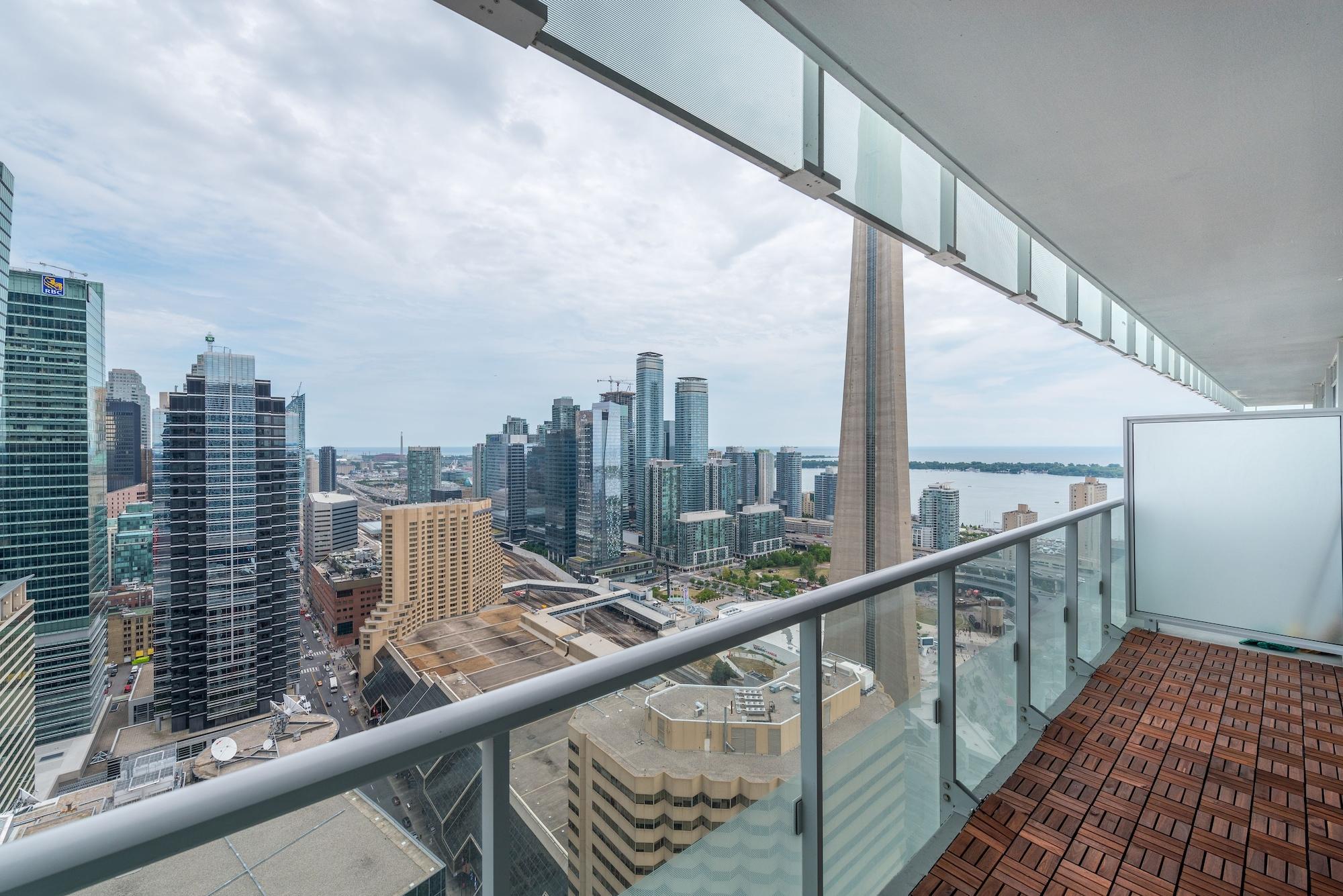 Grand Royal Condos - Cn Tower Торонто Экстерьер фото