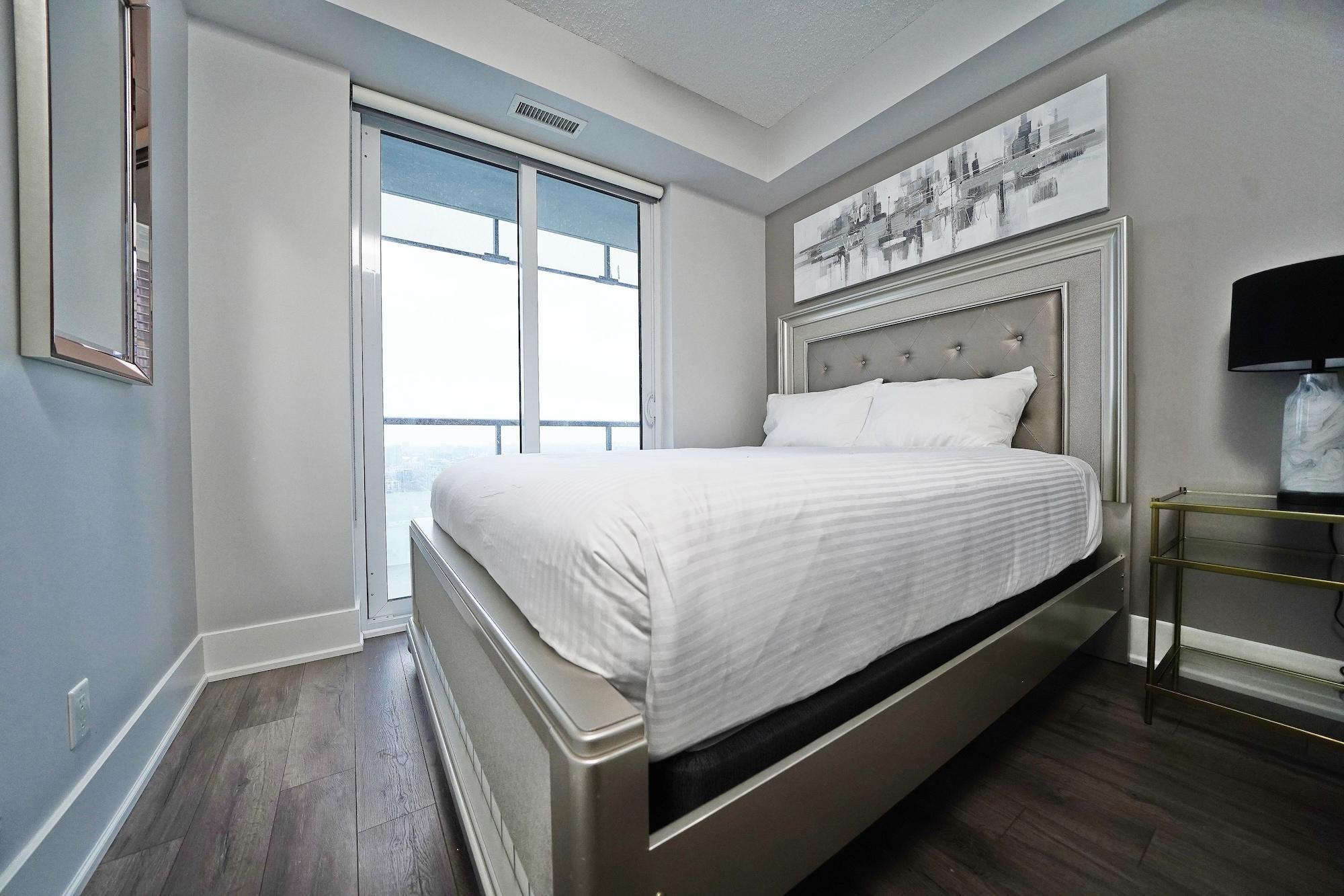 Grand Royal Condos - Cn Tower Торонто Экстерьер фото