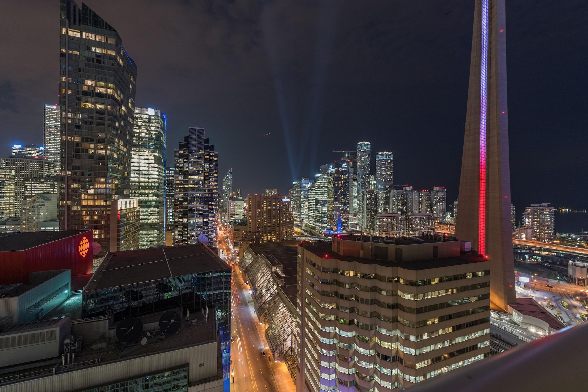 Grand Royal Condos - Cn Tower Торонто Экстерьер фото