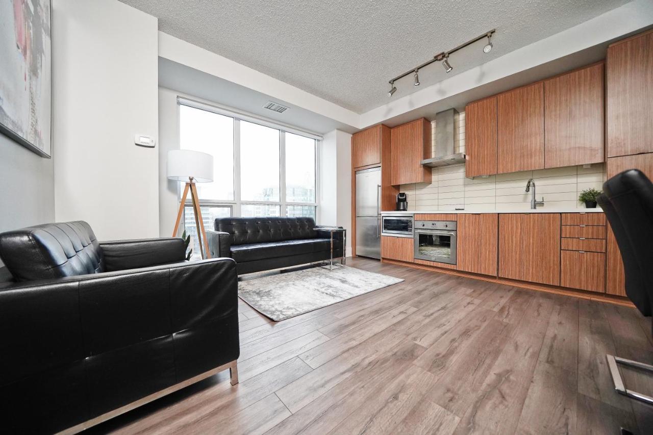 Grand Royal Condos - Cn Tower Торонто Экстерьер фото